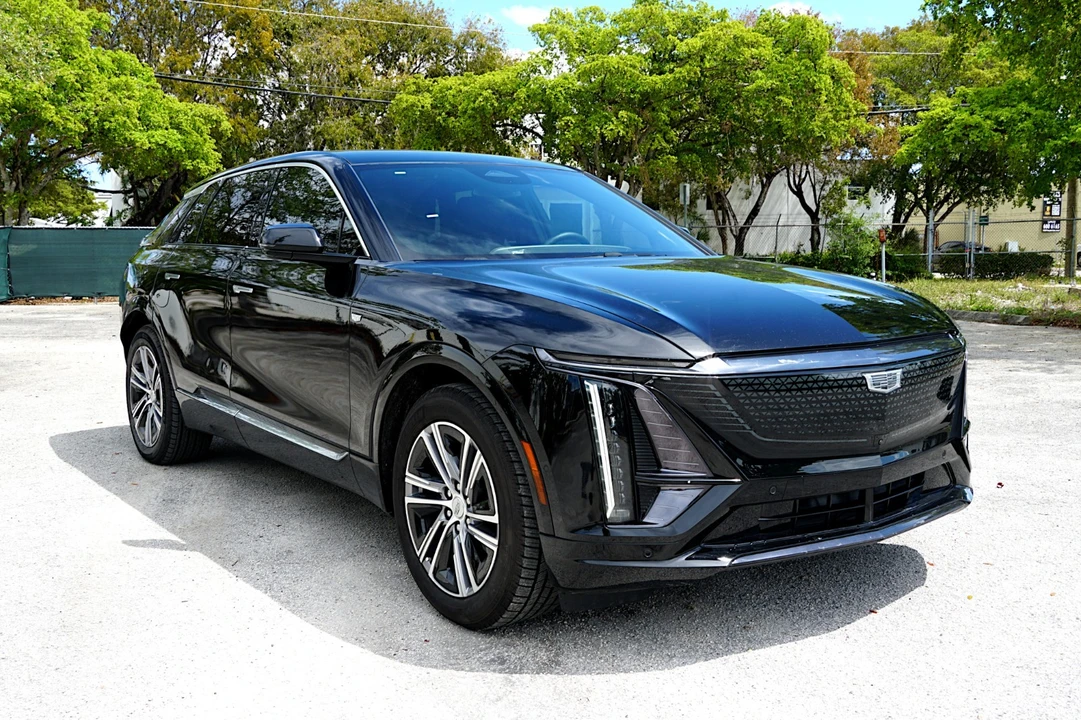 2025 Cadillac Lyriq - Image 6 of 21