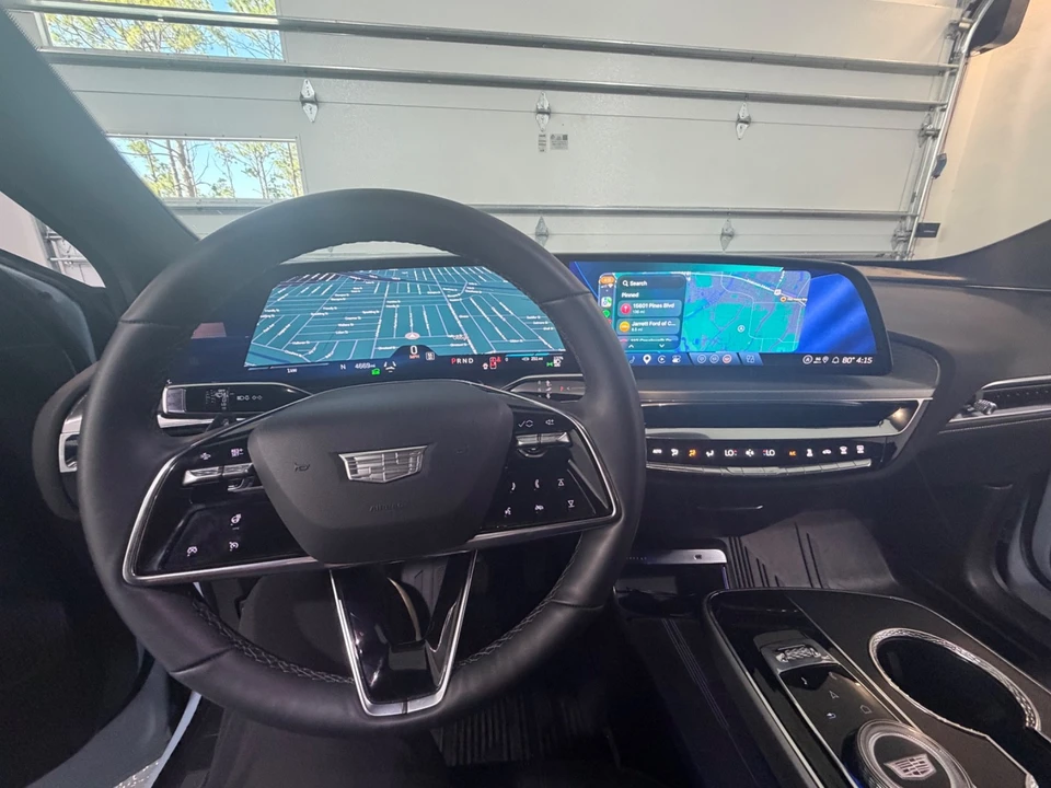 2025 Cadillac Lyriq - Image 10 of 13
