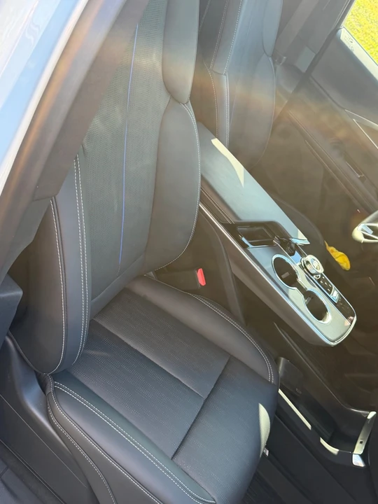 2025 Cadillac Lyriq - Image 9 of 13