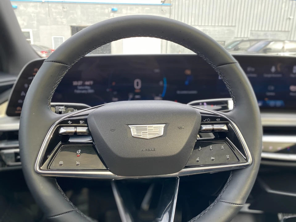 2025 Cadillac Lyriq - Image 19 of 21