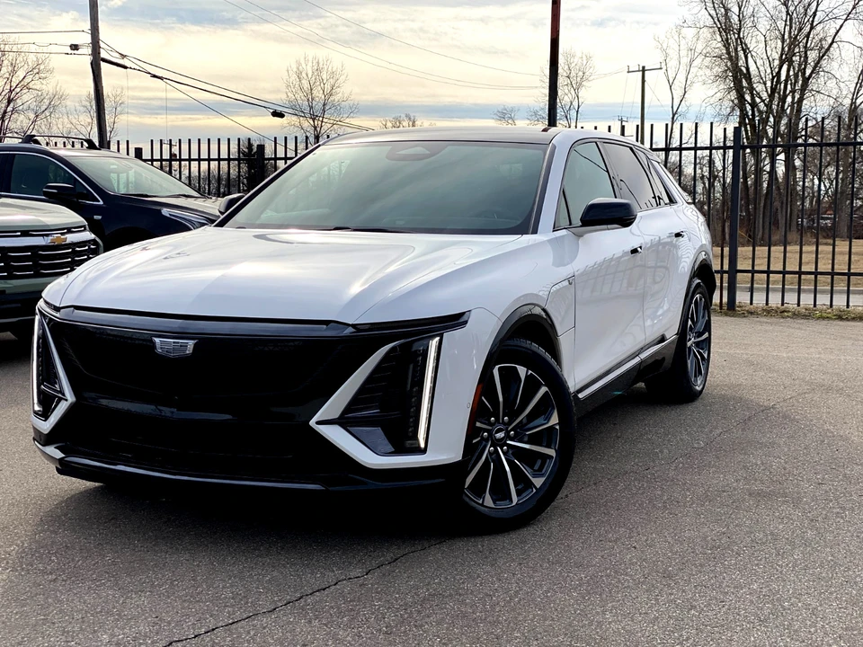 2025 Cadillac Lyriq - Image 3 of 21