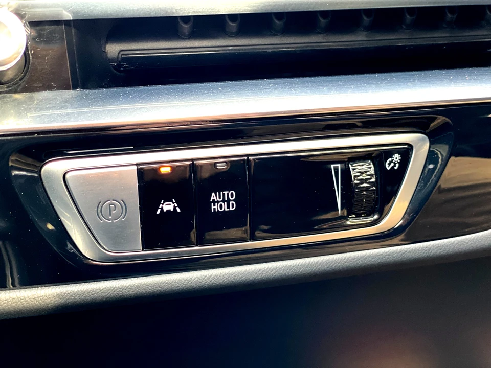 2025 Cadillac Lyriq - Image 15 of 21