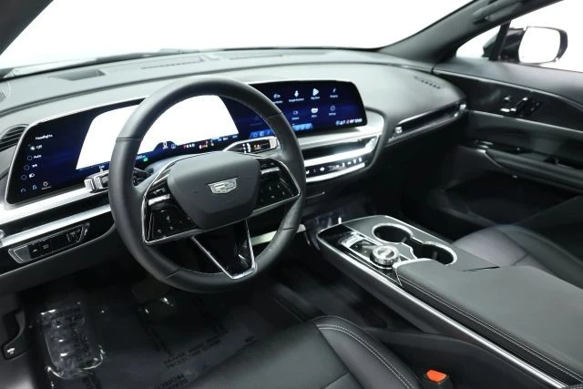 2025 Cadillac Lyriq - Image 2 of 21