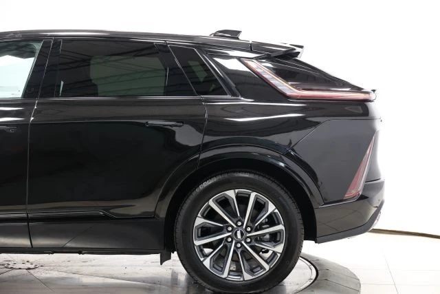 2025 Cadillac Lyriq - Image 10 of 21