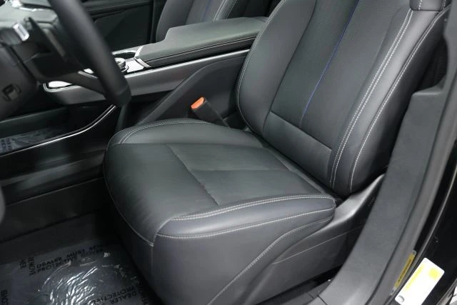 2025 Cadillac Lyriq - Image 20 of 21
