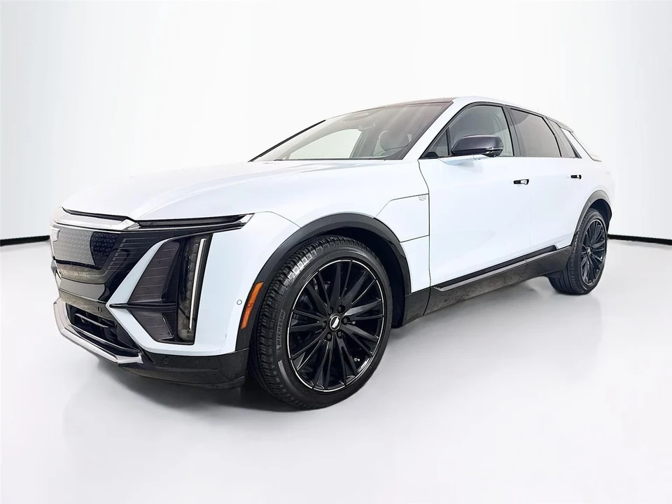 2025 Cadillac Lyriq - Image 3 of 21