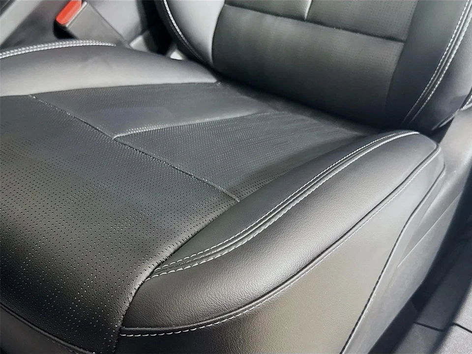 2025 Cadillac Lyriq - Image 20 of 21