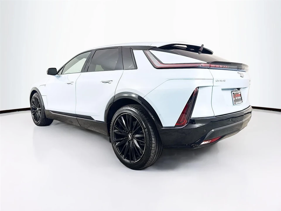 2025 Cadillac Lyriq - Image 5 of 21