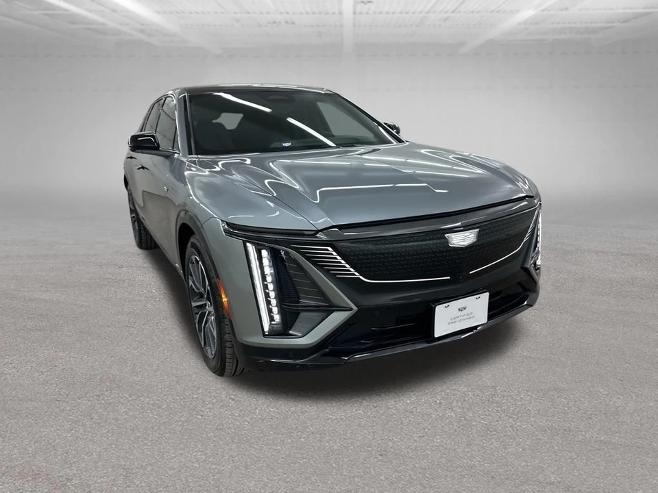 2025 Cadillac Lyriq - Image 2 of 21