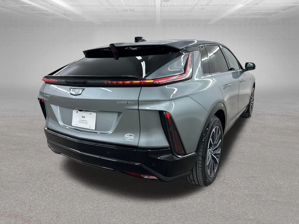 2025 Cadillac Lyriq - Image 11 of 21