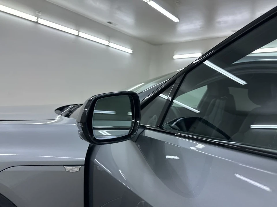 2025 Cadillac Lyriq - Image 15 of 21