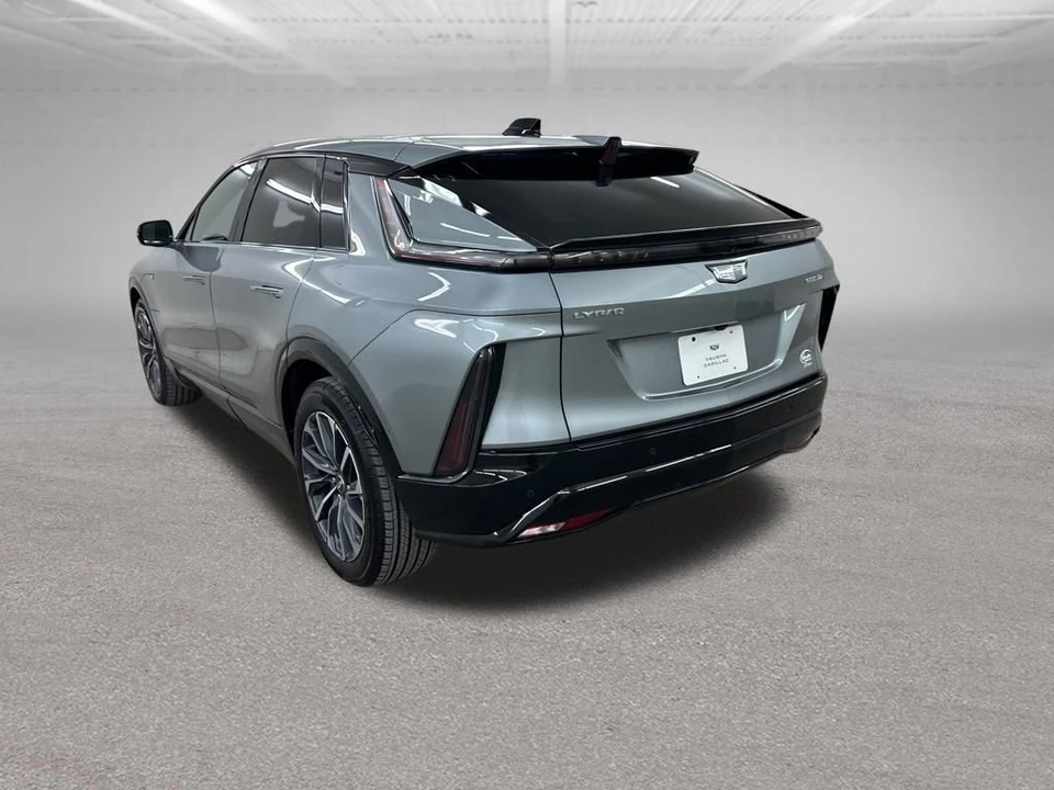 2025 Cadillac Lyriq - Image 8 of 21