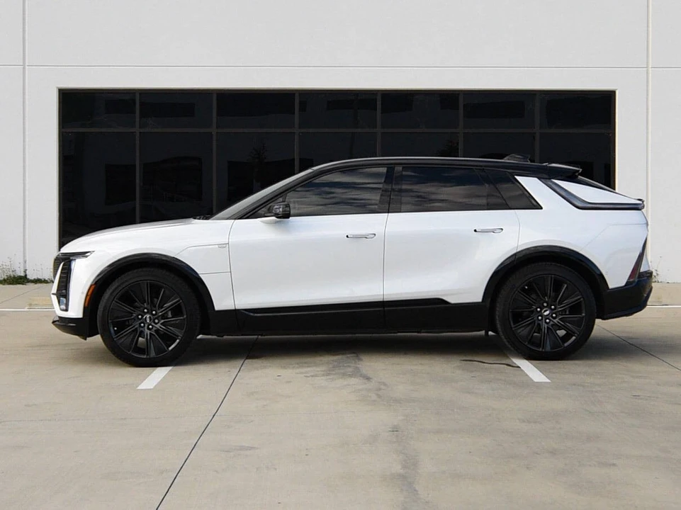 2025 Cadillac Lyriq - Image 6 of 20