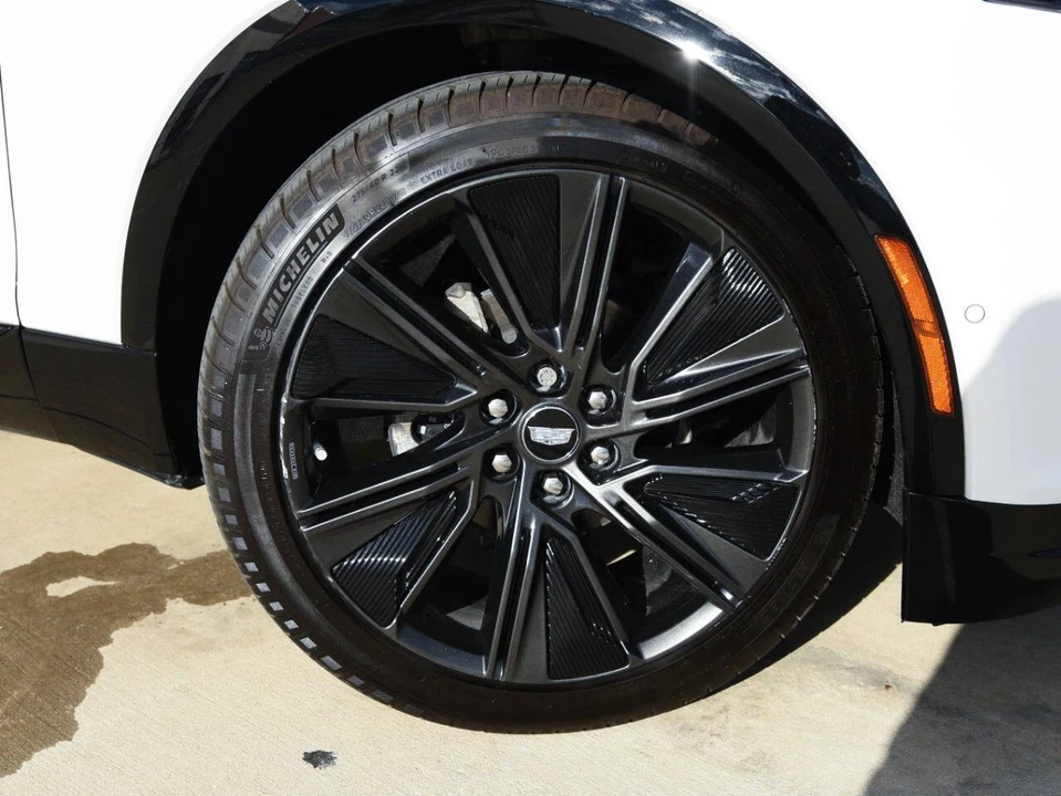 2025 Cadillac Lyriq - Image 12 of 12
