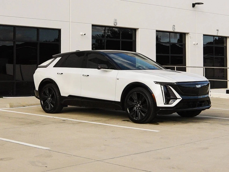 2025 Cadillac Lyriq - Image 3 of 20