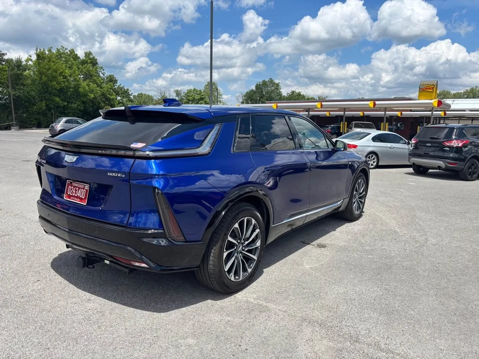 2025 Cadillac Lyriq - Image 5 of 19