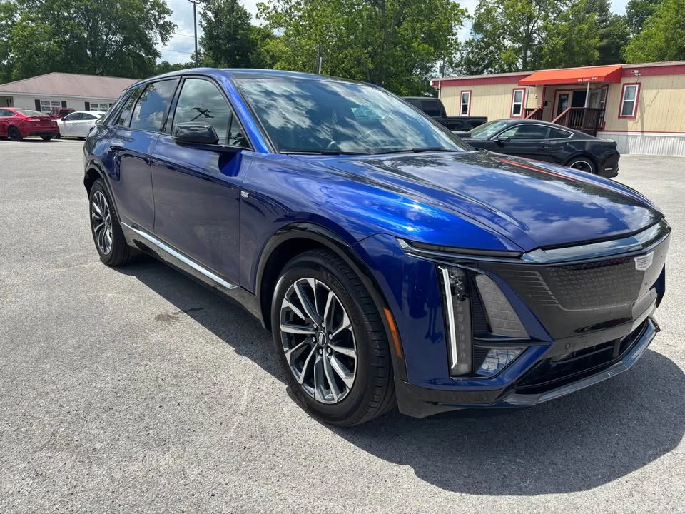 2025 Cadillac Lyriq - Image 6 of 19
