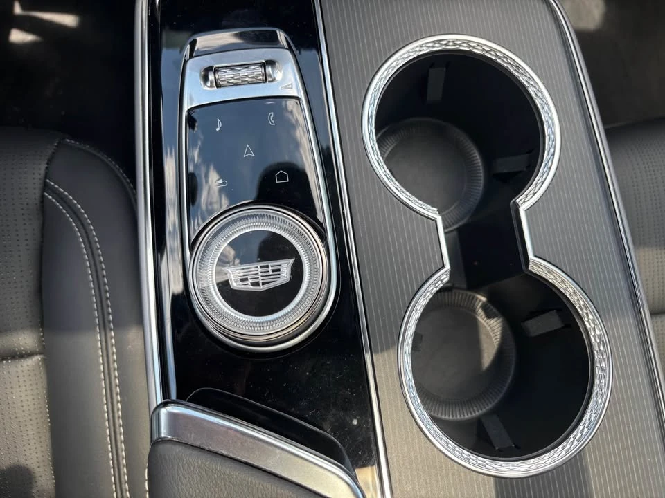 2025 Cadillac Lyriq - Image 17 of 19