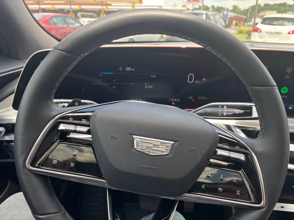 2025 Cadillac Lyriq - Image 19 of 19