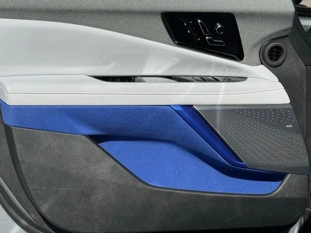 2025 Cadillac Optiq - Image 15 of 20