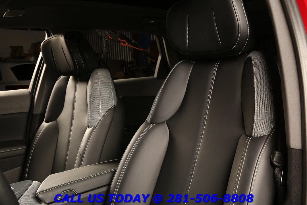 2025 Cadillac Optiq - Image 13 of 24