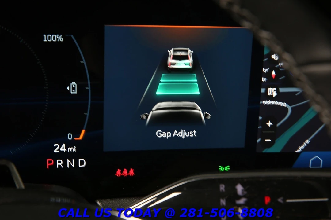 2025 Cadillac Optiq - Image 18 of 24