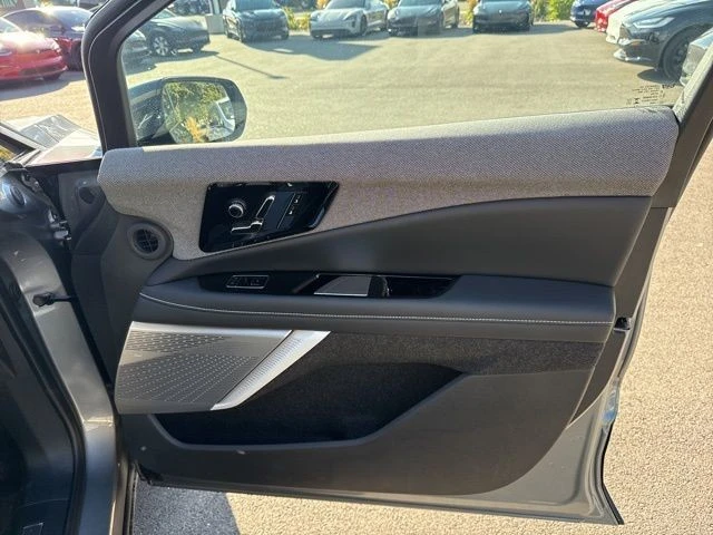 2025 Cadillac Optiq - Image 18 of 21
