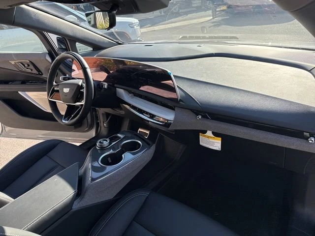 2025 Cadillac Optiq - Image 20 of 21