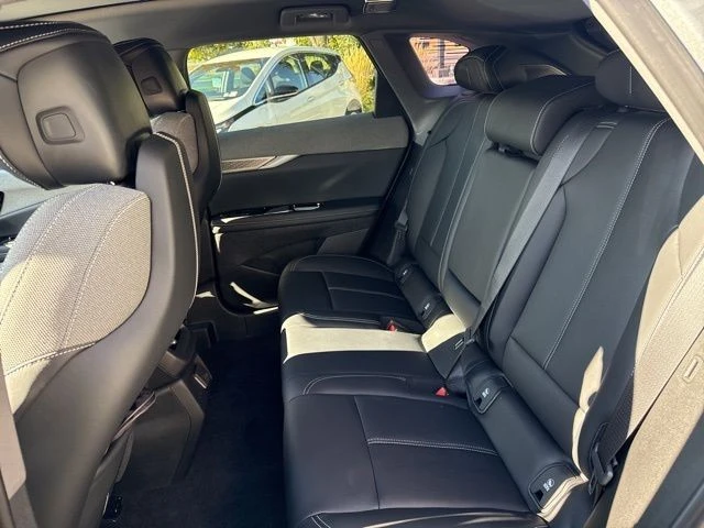 2025 Cadillac Optiq - Image 15 of 21