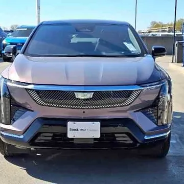2025 Cadillac Optiq Luxury 2