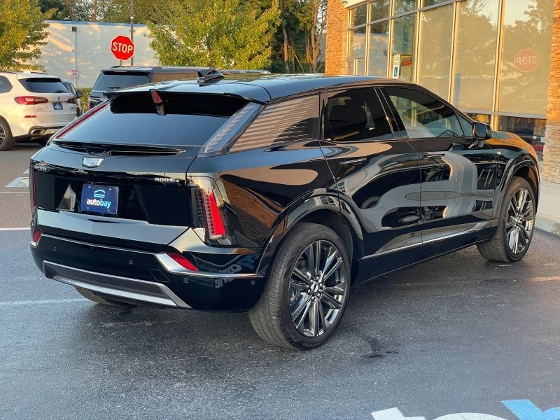 2025 Cadillac Optiq - Image 11 of 12
