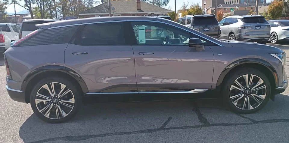 2025 Cadillac Optiq - Image 6 of 10