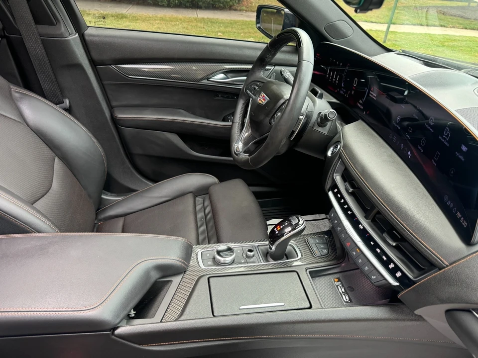 2025 Cadillac - Image 16 of 21