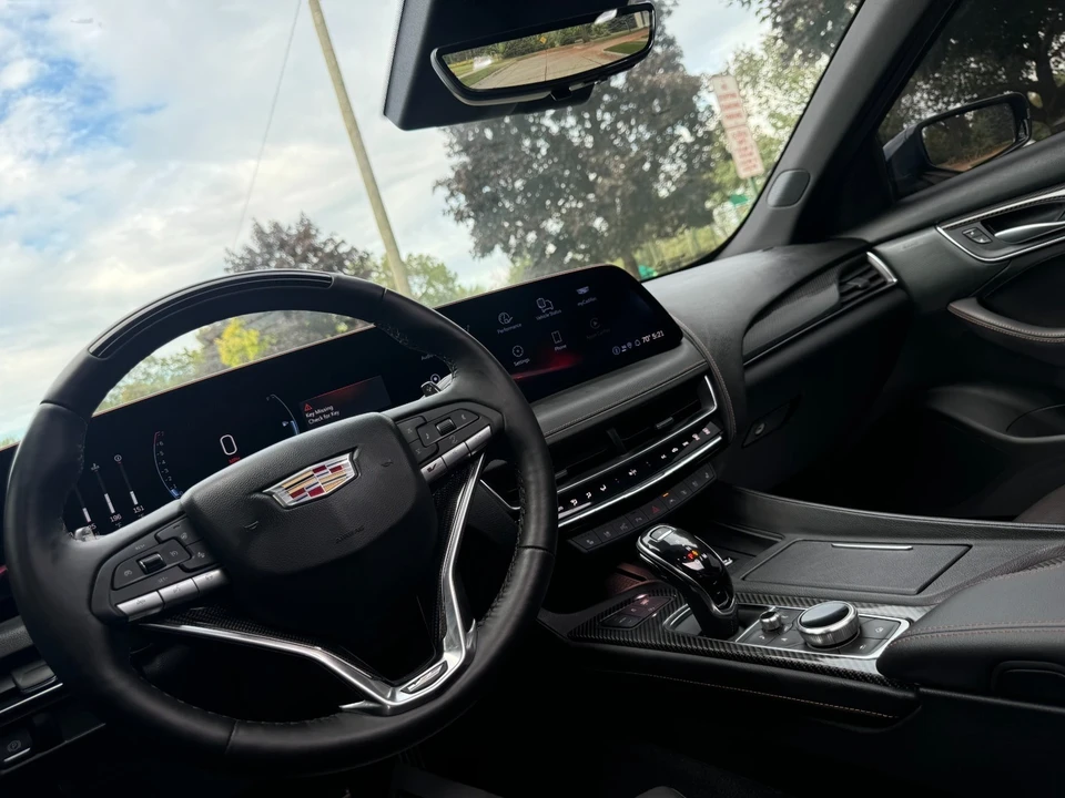 2025 Cadillac - Image 19 of 21