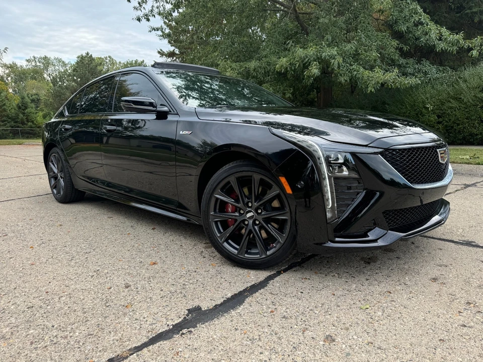 2025 Cadillac - Image 2 of 21