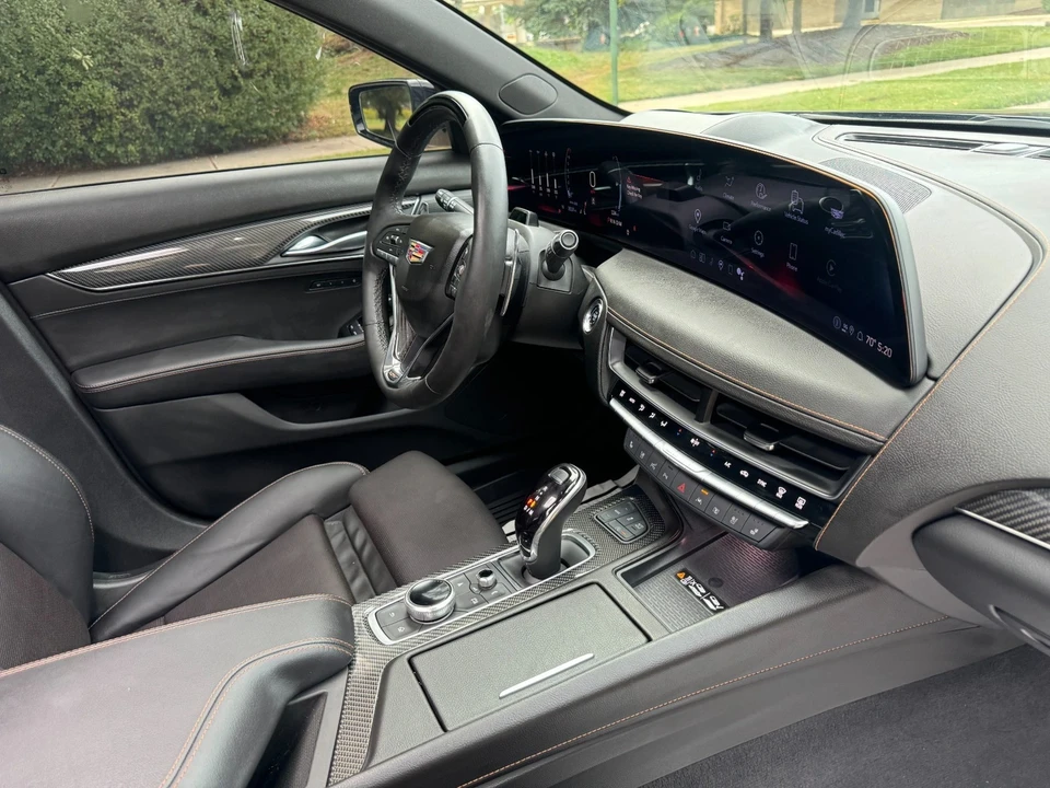 2025 Cadillac - Image 15 of 21