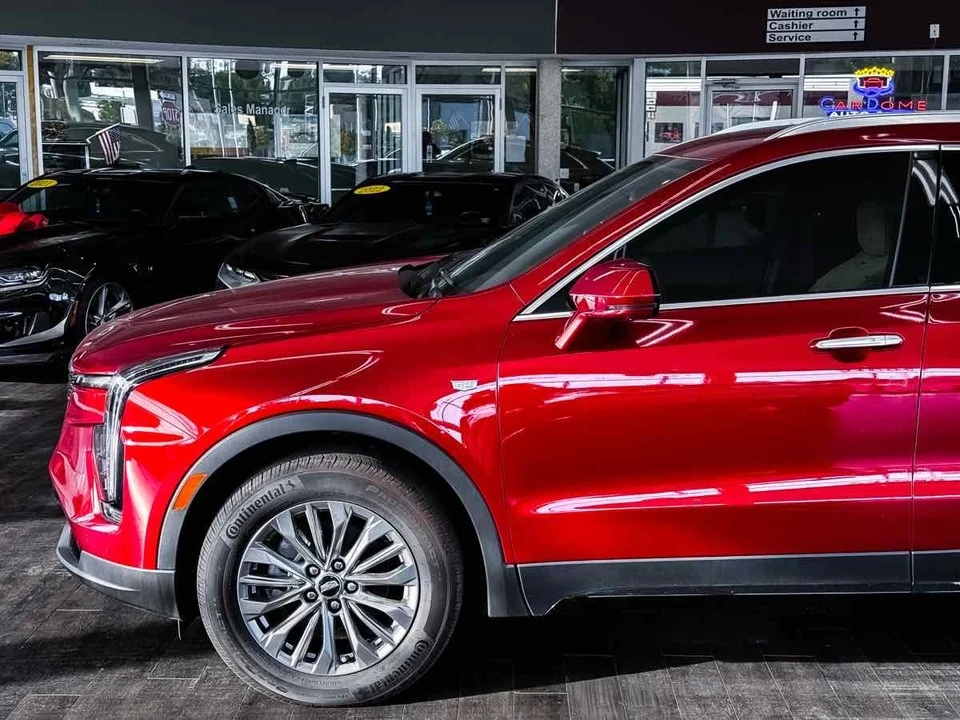 2025 Cadillac XT4 - Image 9 of 12