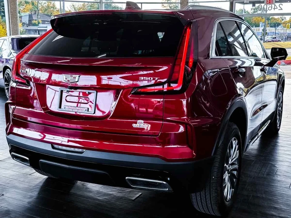 2025 Cadillac XT4 - Image 14 of 21