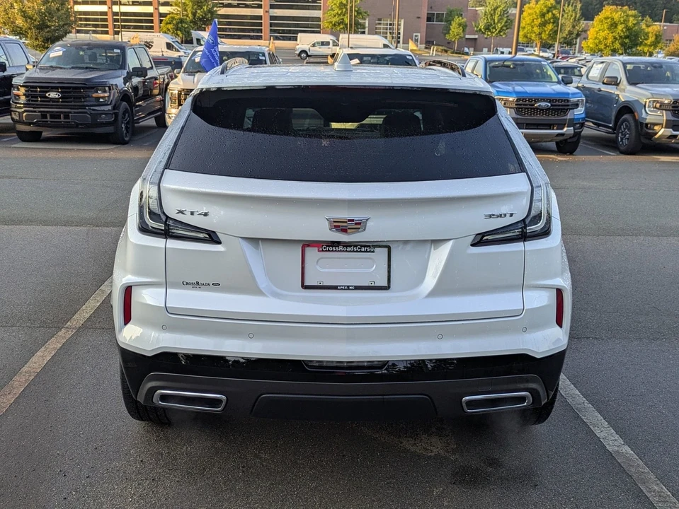 2025 Cadillac XT4 - Image 5 of 12