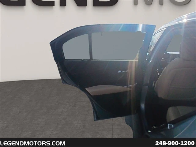 2025 Cadillac XT4 - Image 13 of 21