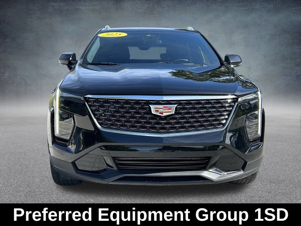 2025 Cadillac XT4 - Image 4 of 12