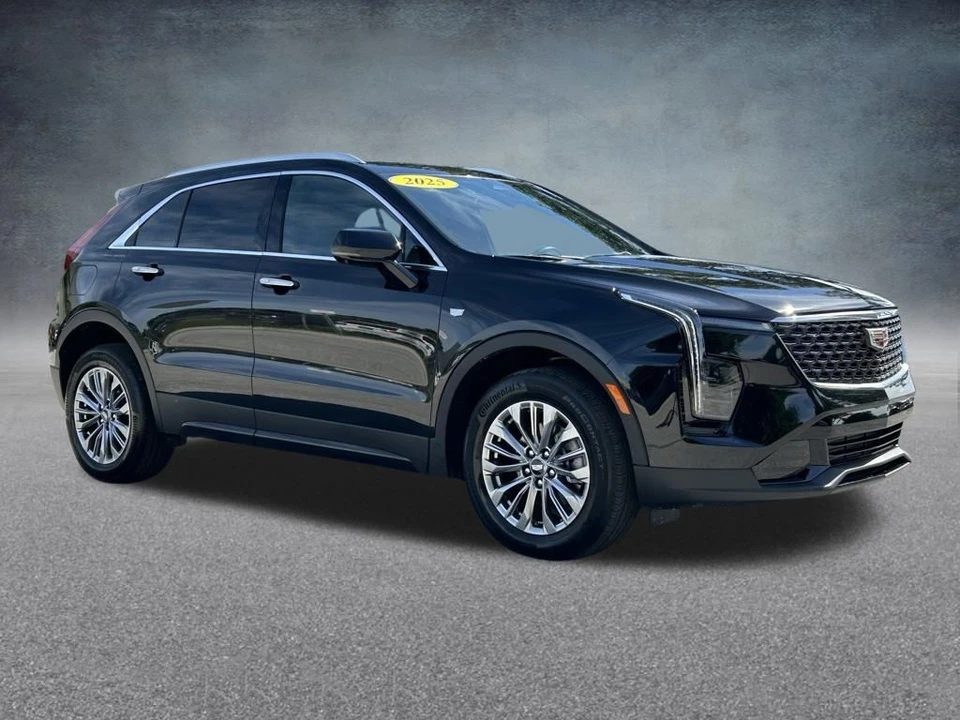 2025 Cadillac XT4 - Image 2 of 12