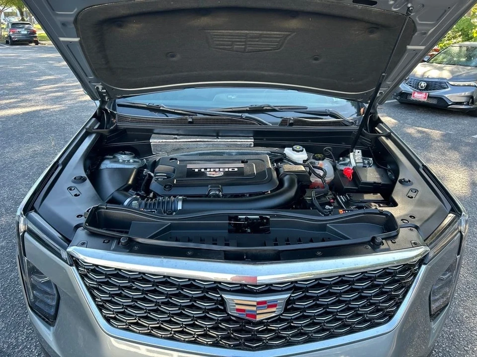 2025 Cadillac XT4 - Image 11 of 12