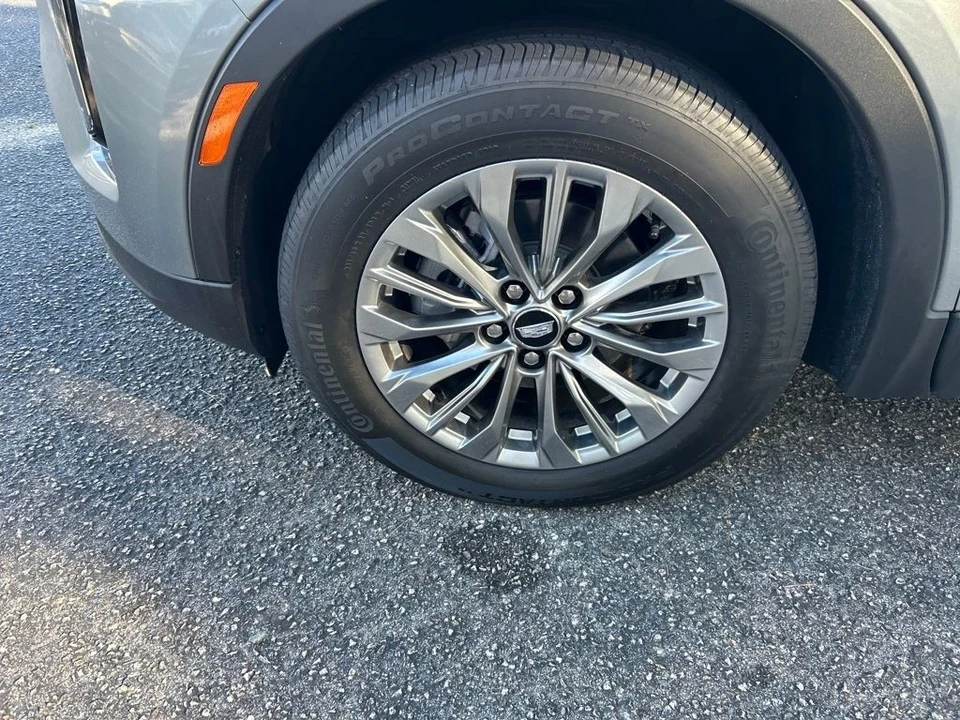 2025 Cadillac XT4 - Image 10 of 12