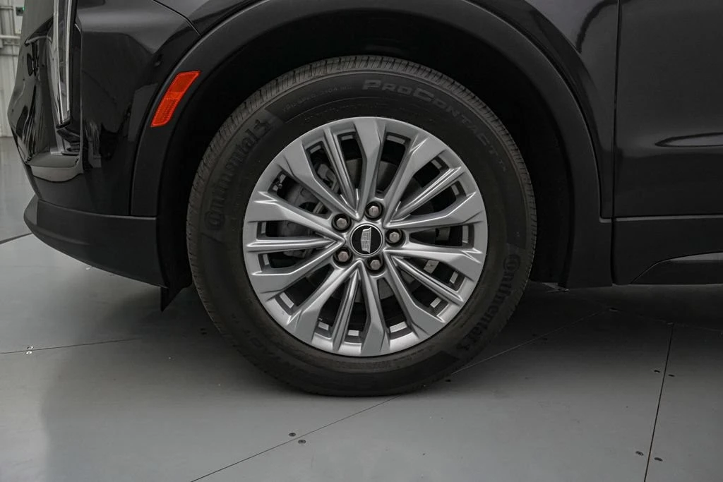 2025 Cadillac XT4 - Image 11 of 24