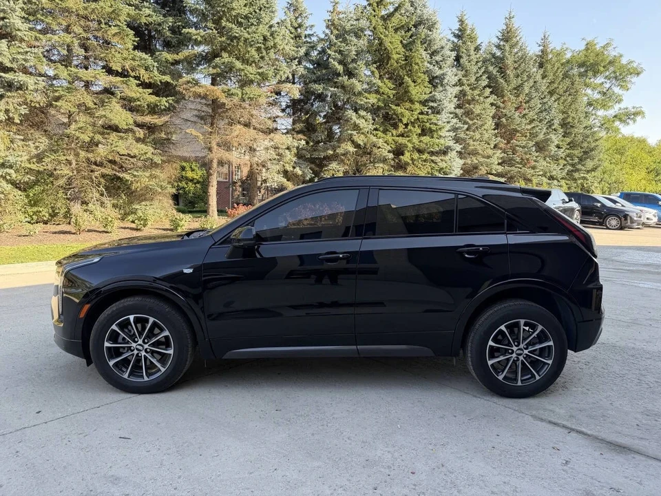 2025 Cadillac XT4 - Image 10 of 12