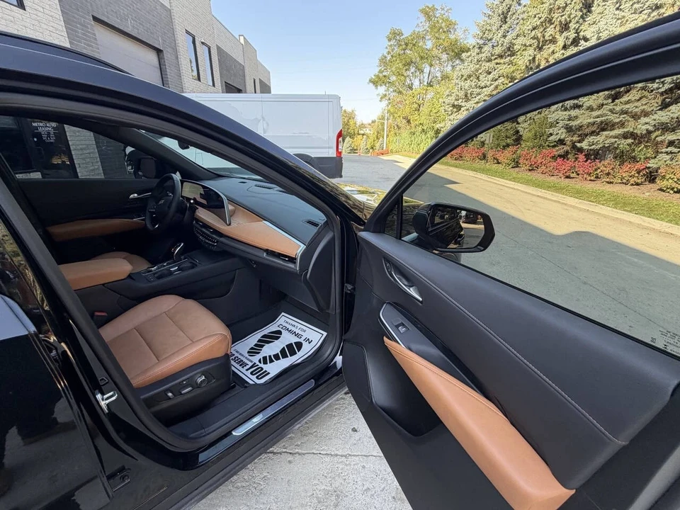 2025 Cadillac XT4 - Image 15 of 21