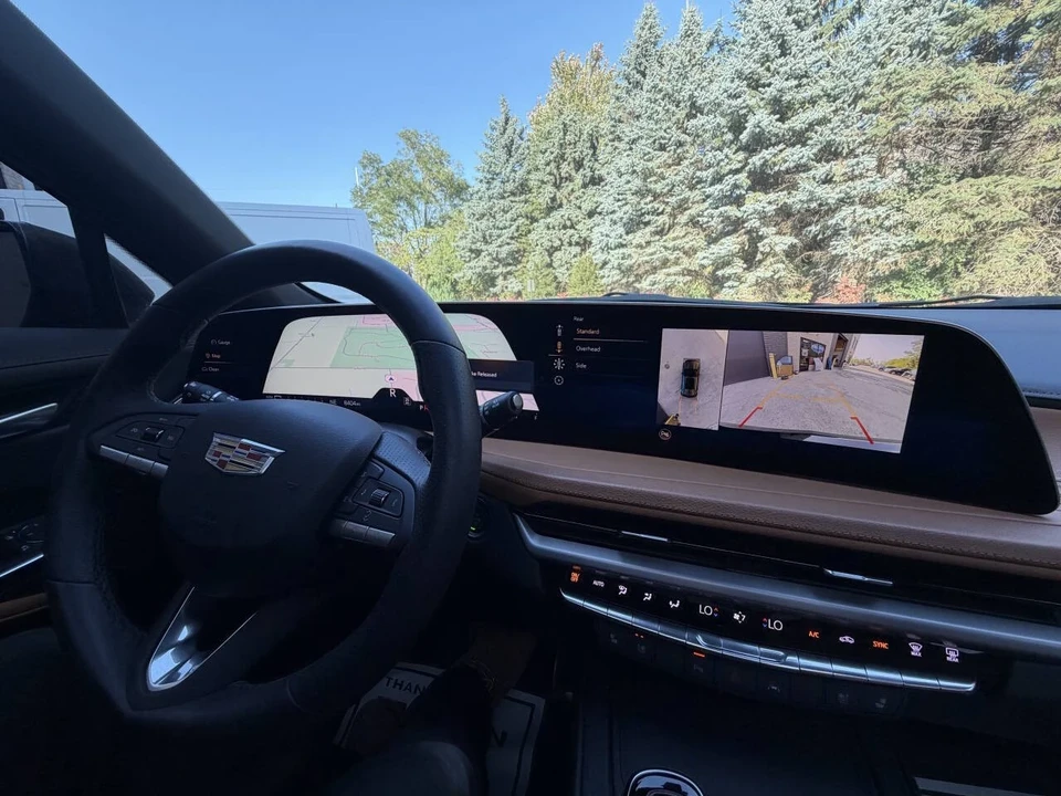 2025 Cadillac XT4 - Image 20 of 21
