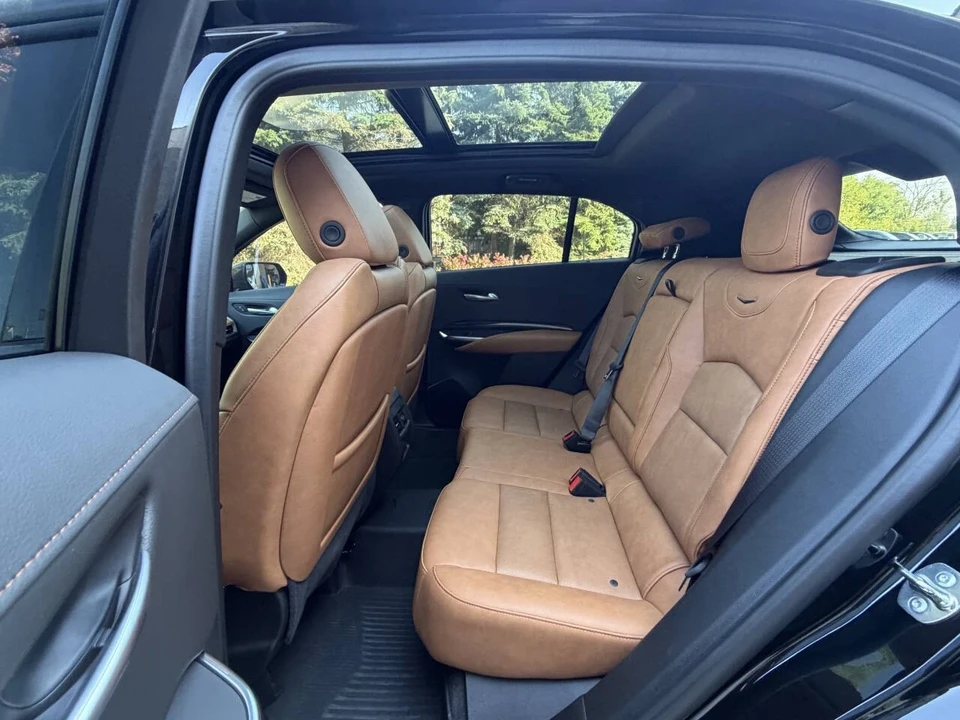 2025 Cadillac XT4 - Image 11 of 12