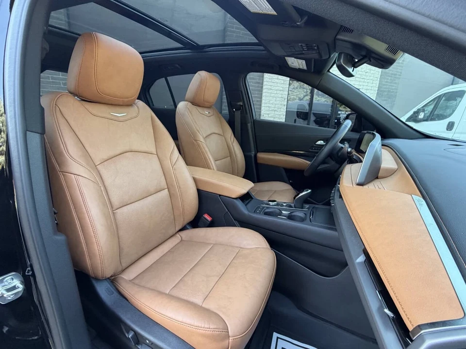 2025 Cadillac XT4 - Image 17 of 21